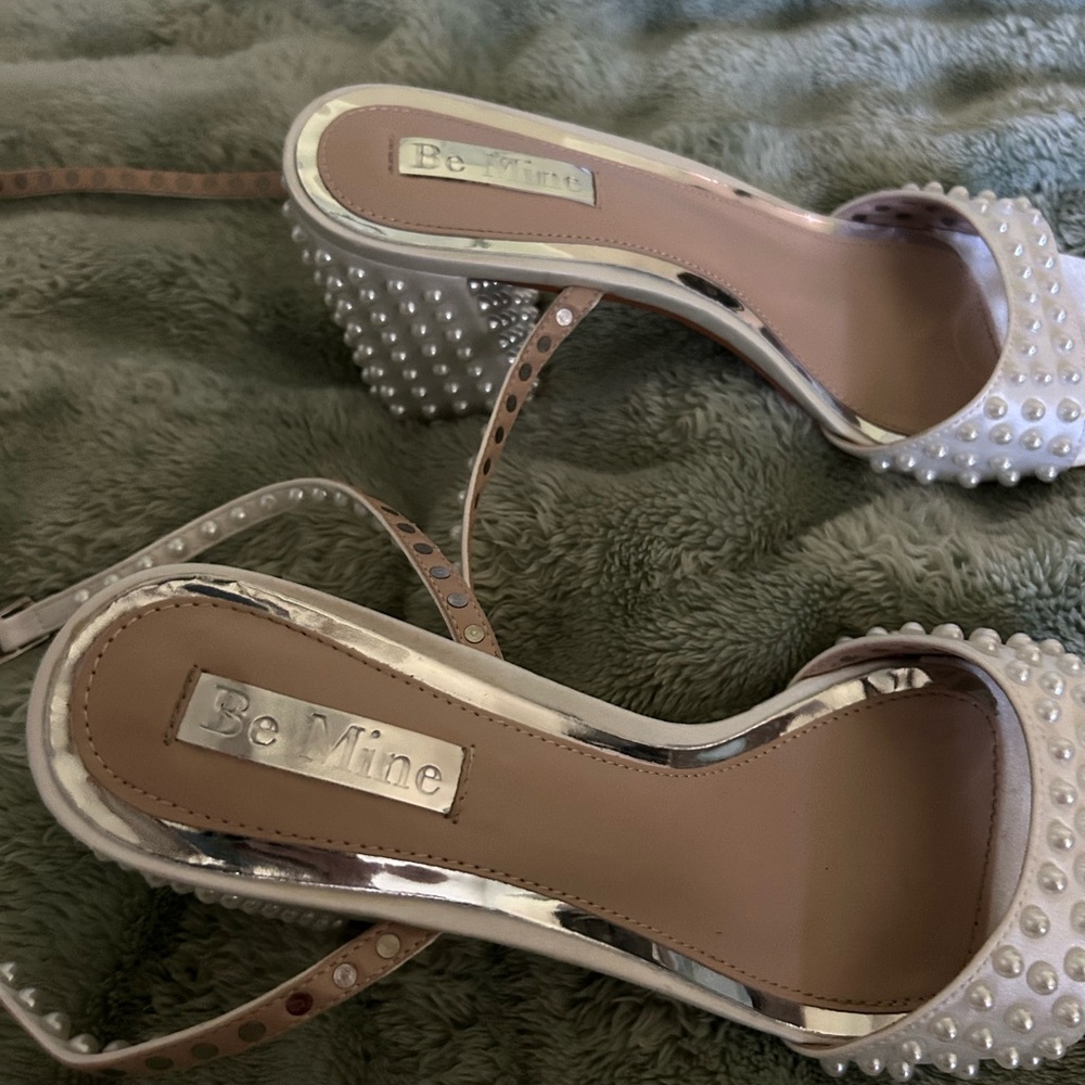 mine Pearl-Studded White Women's Heels